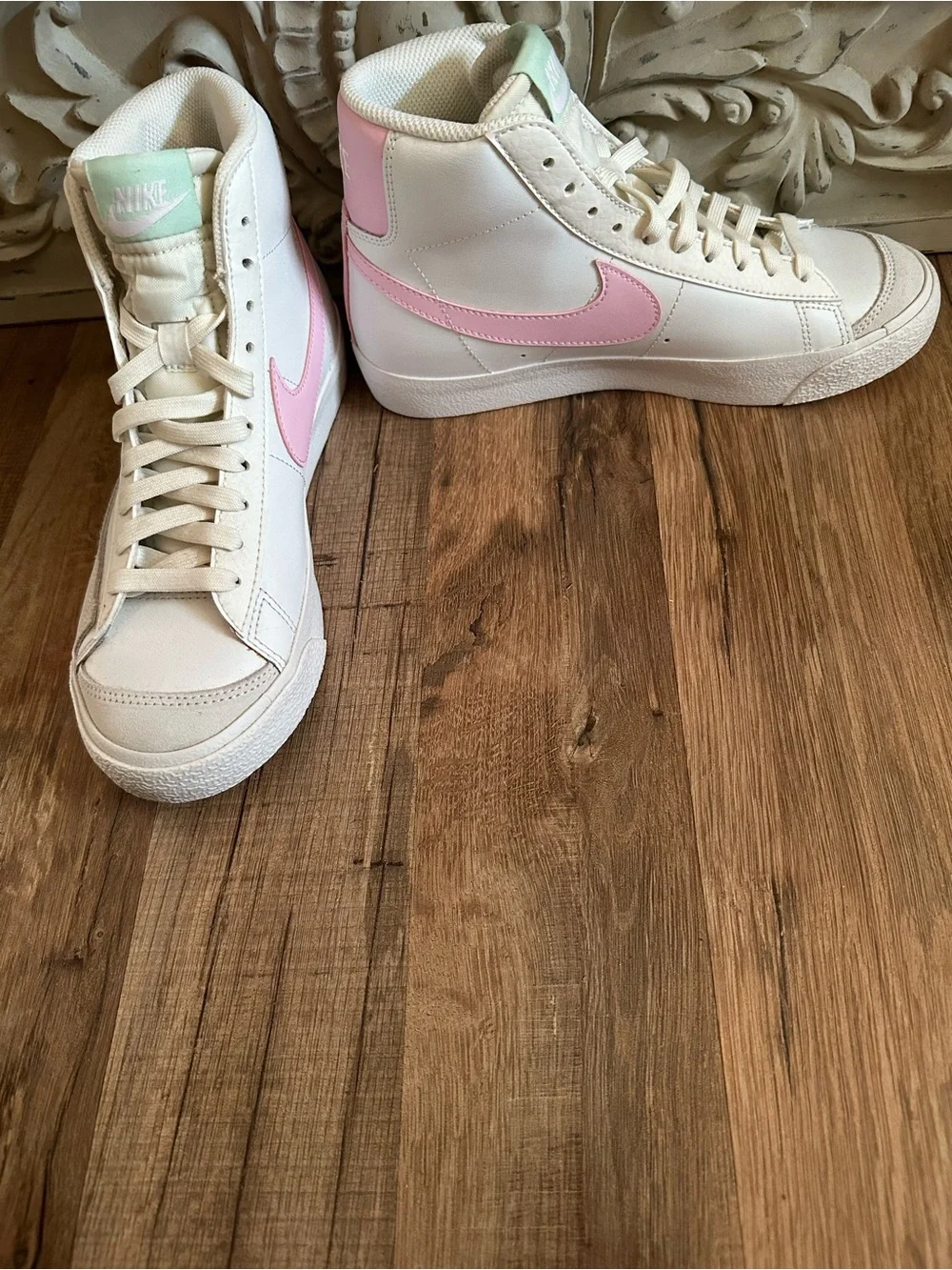 Nike Cream High-Top Sneakers with Pink & Mint Accents 5.5 big kids